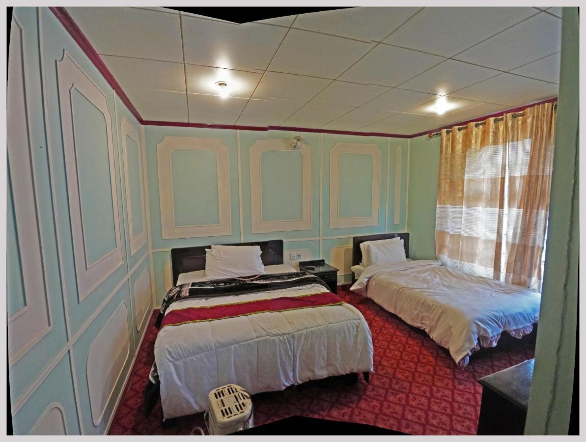 Hotel Dewanekhas Skardu Exteriör bild