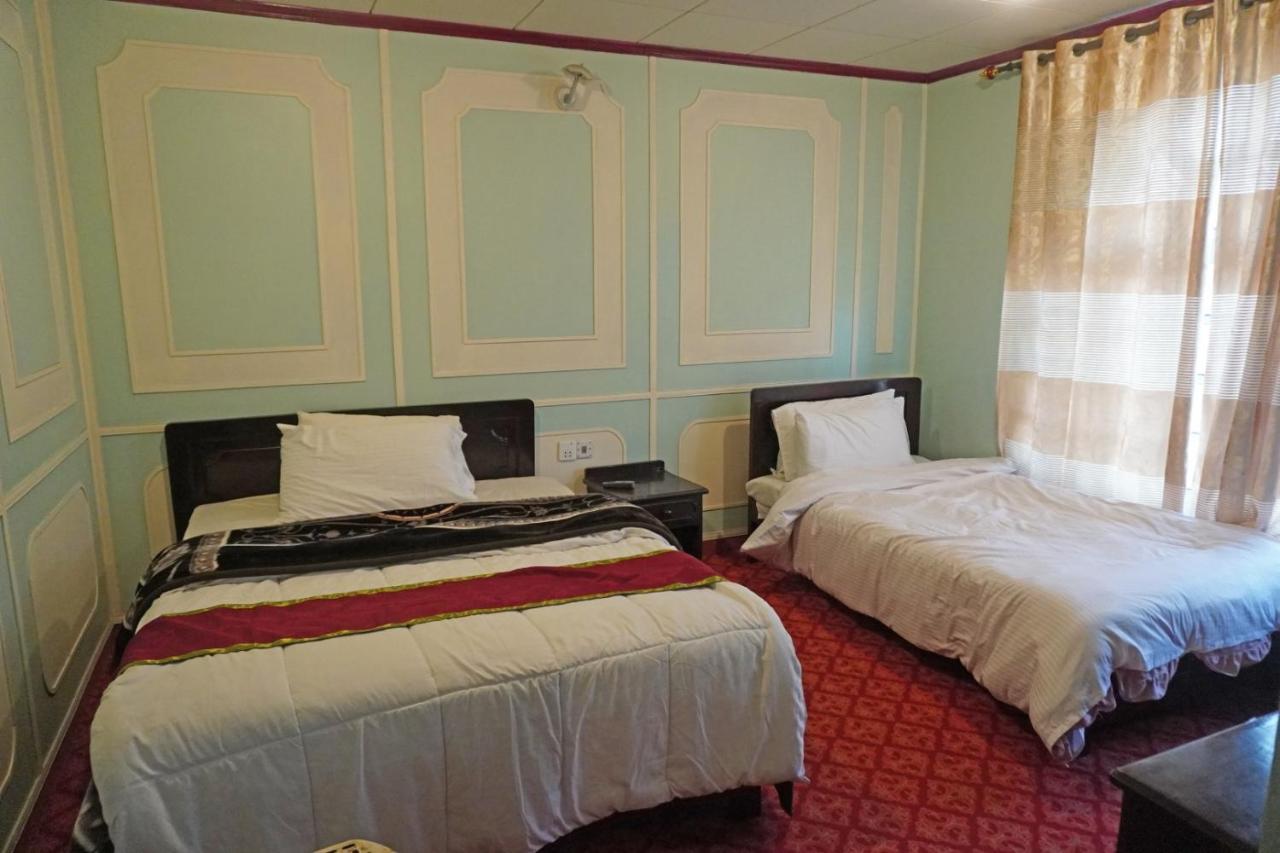 Hotel Dewanekhas Skardu Exteriör bild