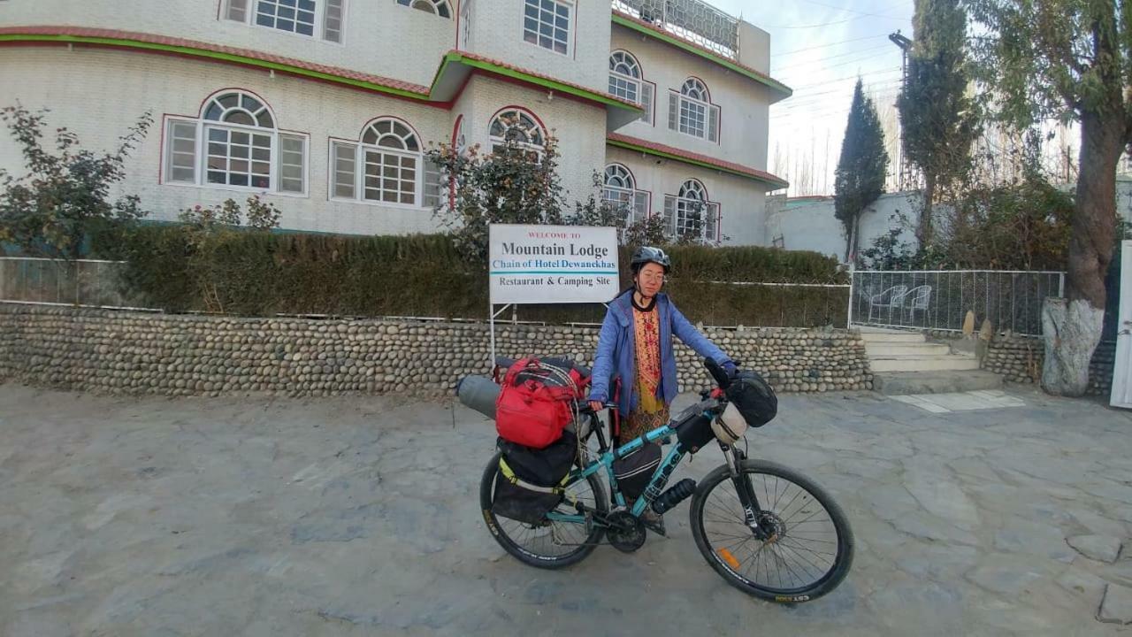 Hotel Dewanekhas Skardu Exteriör bild