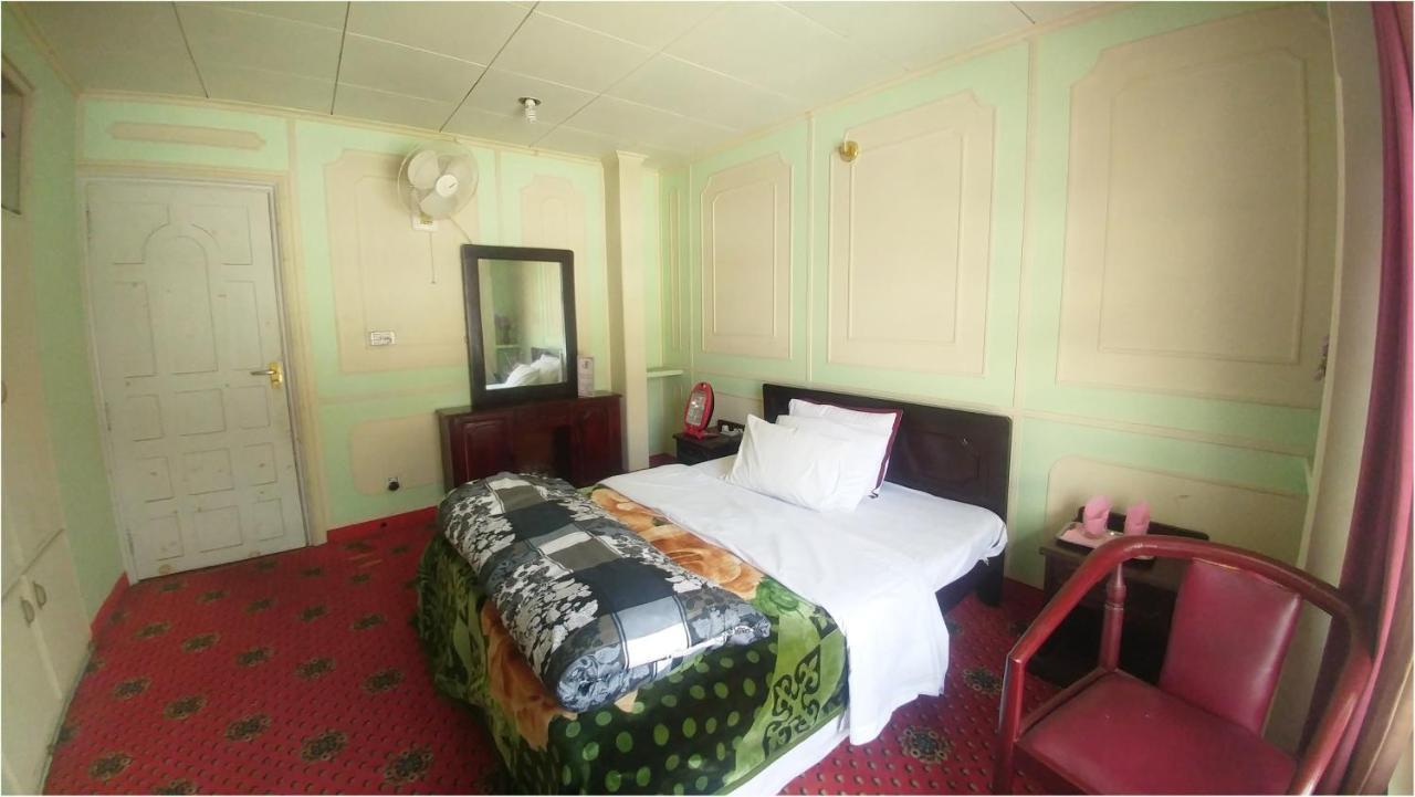 Hotel Dewanekhas Skardu Exteriör bild